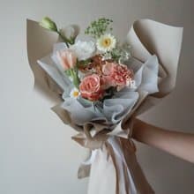 卡布奇諾 溫柔奶茶 康乃馨 鬱金香 鮮花花束 /限台中地區