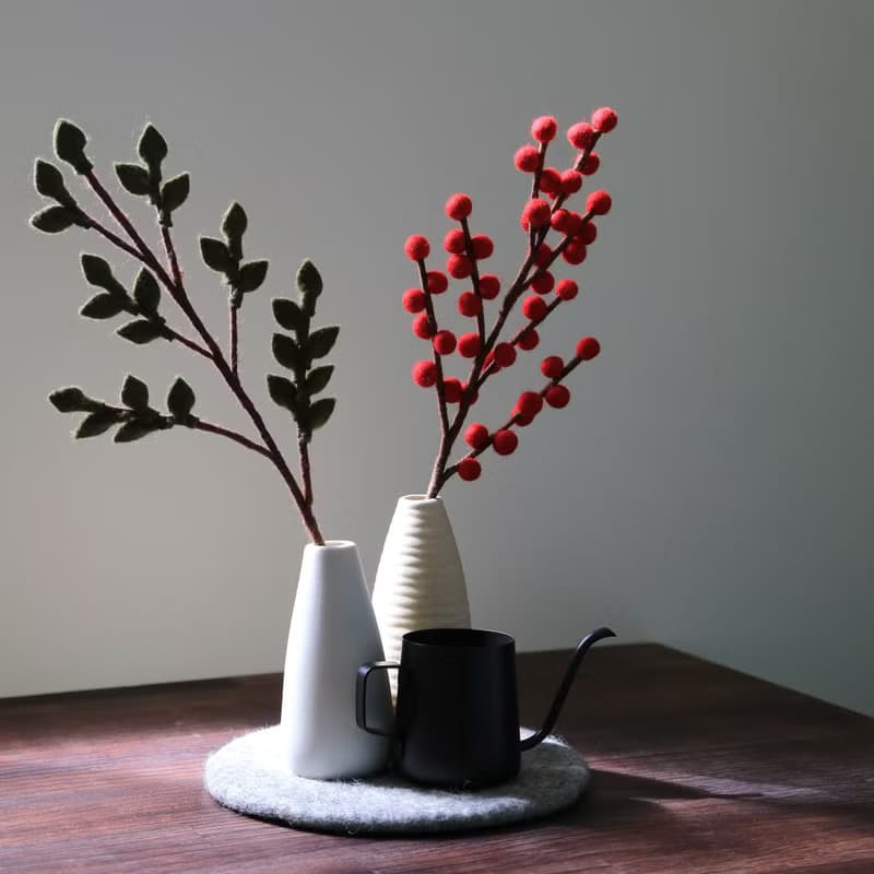 羊毛氈插花植物・紅冬青