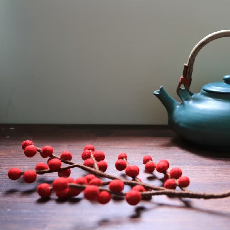 羊毛氈插花植物・紅冬青