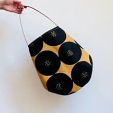 大圓小點  單把肩背包。日本帆布。內袋