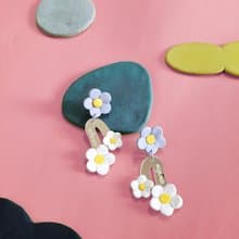 偶數花朵系列 耳環 - 鏡射 花朵 壓克力 小白花 ( 耳針 / 耳夾 )