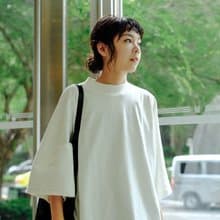 超質感小高領寬鬆上衣 中性身形友善 - 2色