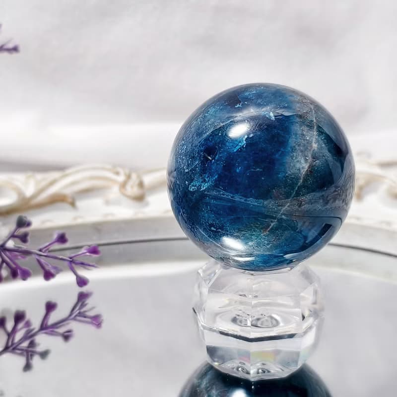 稀有藍磷灰石 紅色帶 晶球擺件 圓滿 收藏 有球必應 單品 禮物
