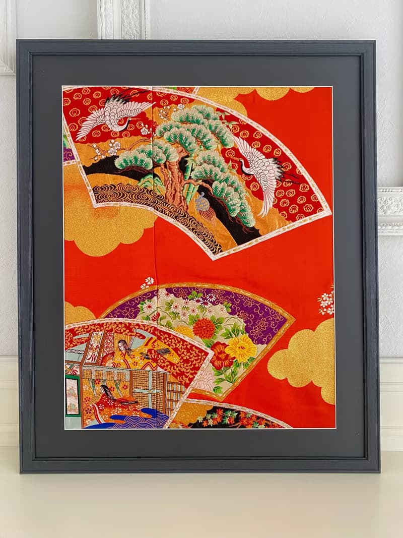 きものからつくるアートパネル　86　縁起物　壁掛け　絵画　1点もの　松　鶴　扇