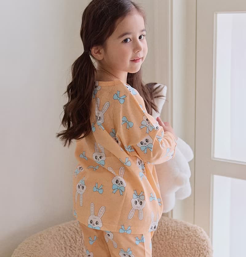 【新品】粉橘緞帶兔兔-【寬鬆】植纖衣長袖童裝-K62209