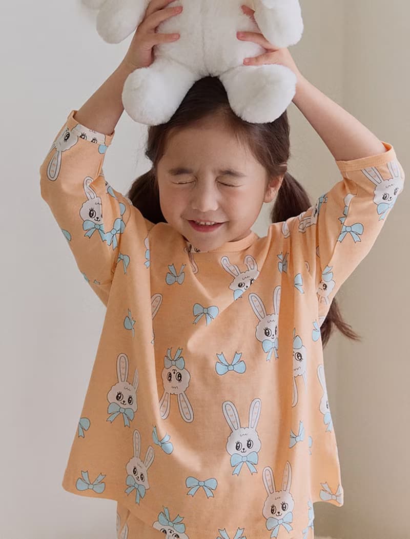 【新品】粉橘緞帶兔兔-【寬鬆】植纖衣長袖童裝-K62209