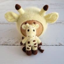 Newborn Yellow Giraffe Hat and stuffed toy, Knitted baby photo prop