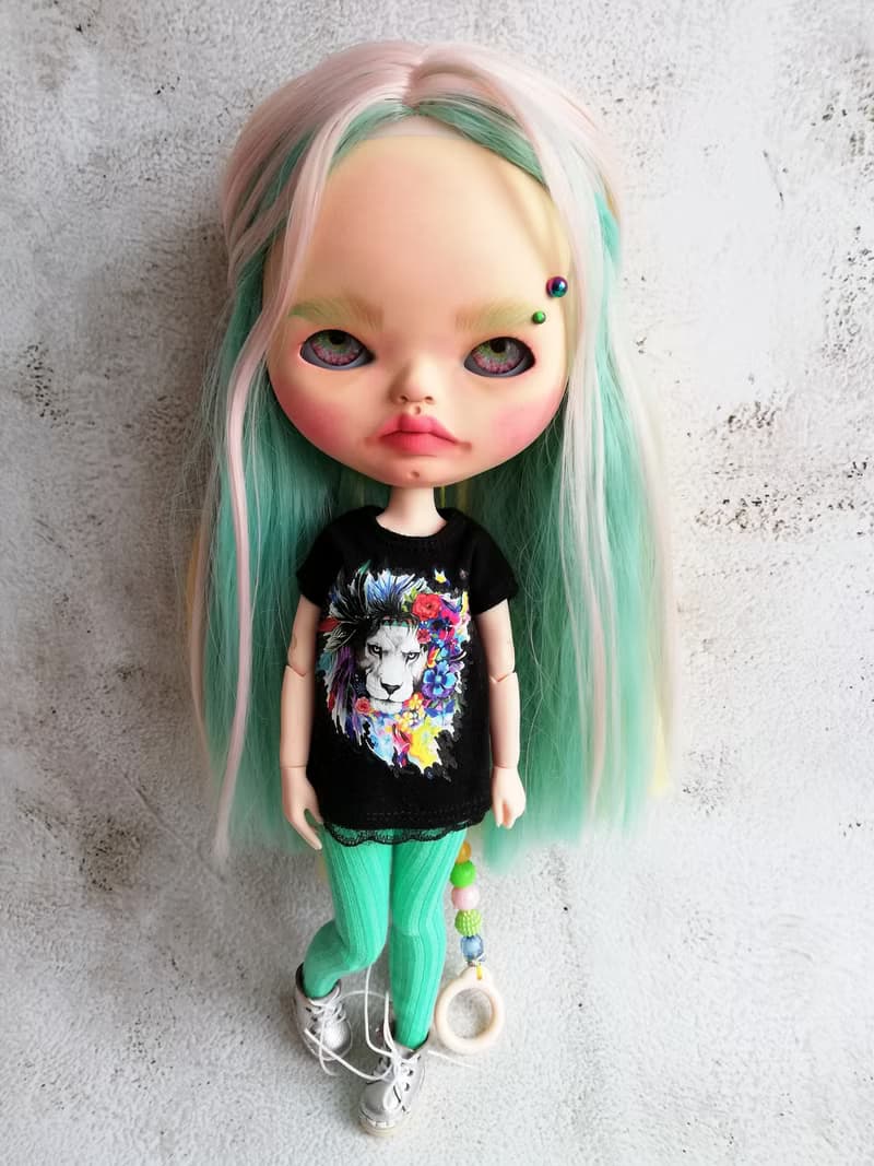 Blythe custom doll sculpt asian Miko white skintone pink blue hair Tbl OOAK