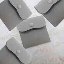 4入組細絨飾品鈕扣式隨身小袋 精緻珍珠灰色 飾品送禮包裝