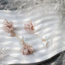 煙雨 不對稱 垂墜式花朵 水晶花樹脂耳環
