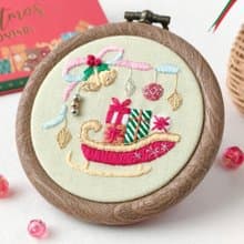 クリスマスの準備はOK刺繍フレーム　ファブリックパネル　刺繍タペストリー