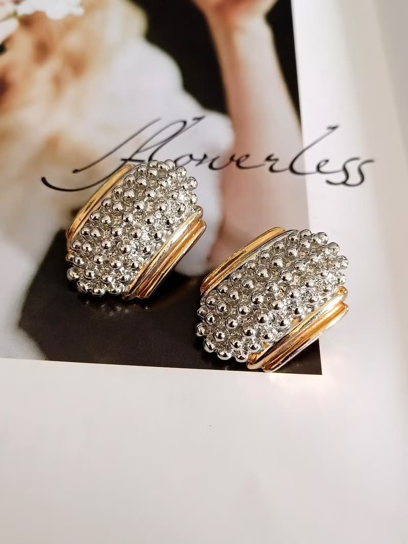 vintage jewelry  古典華麗盾型夾式耳環