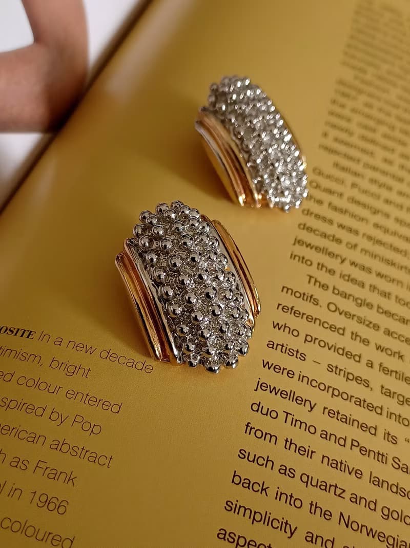 vintage jewelry  古典華麗盾型夾式耳環
