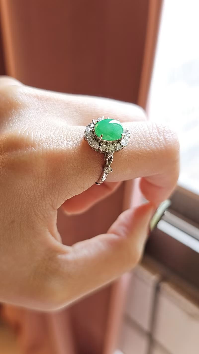 緬甸|貴氣陽綠|A貨翡翠冰陽綠大蛋面8.6mm純銀鍍18k日系蕾絲戒指