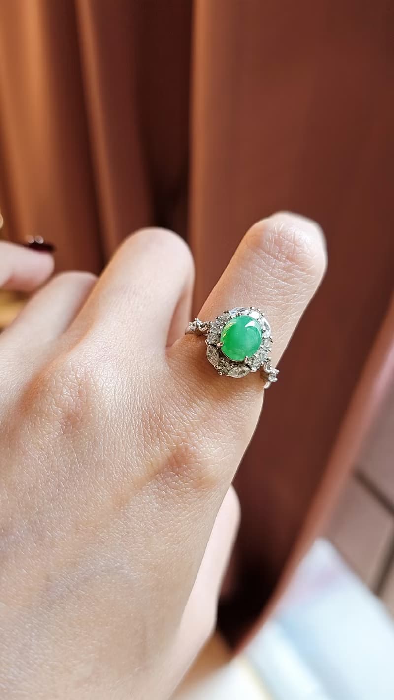 緬甸|貴氣陽綠|A貨翡翠冰陽綠大蛋面8.6mm純銀鍍18k日系蕾絲戒指