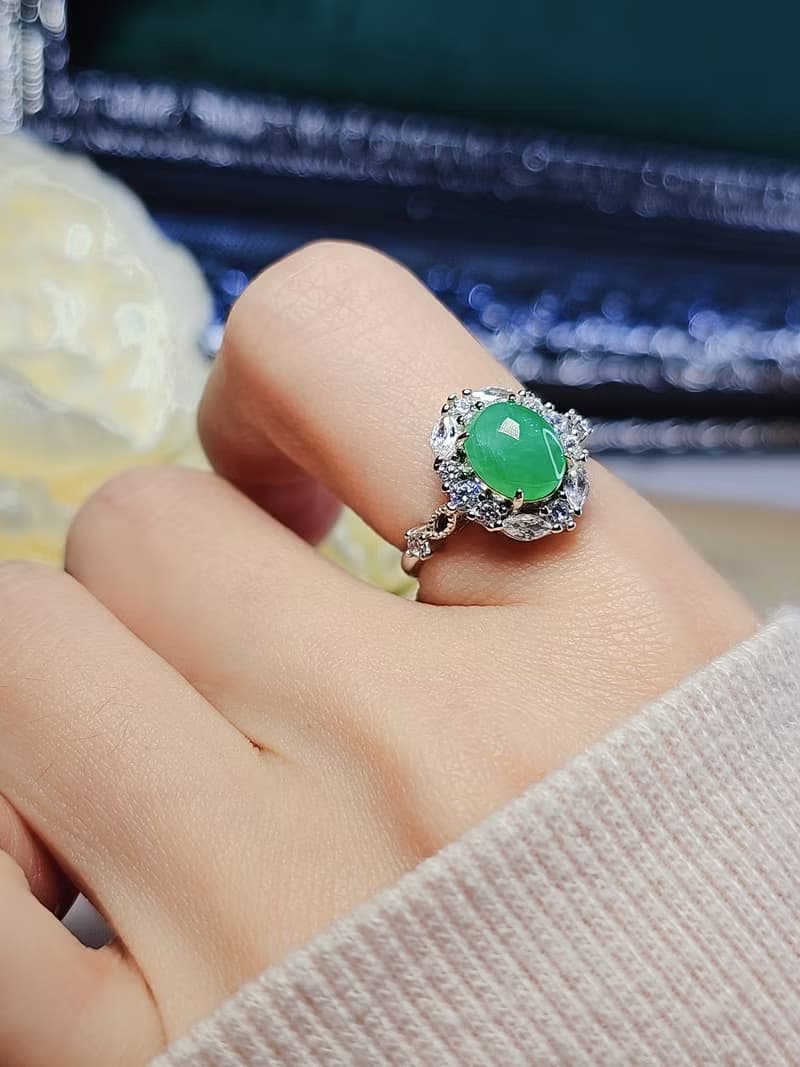 緬甸|貴氣陽綠|A貨翡翠冰陽綠大蛋面8.6mm純銀鍍18k日系蕾絲戒指