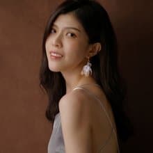 Shelley 無瑕藍白條紋布花多角光澤感水晶耳環