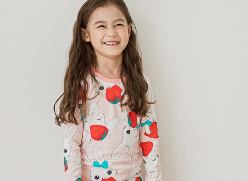 兔兔的草莓時光-舒棉雲柔衣長袖韓國童裝-K19030