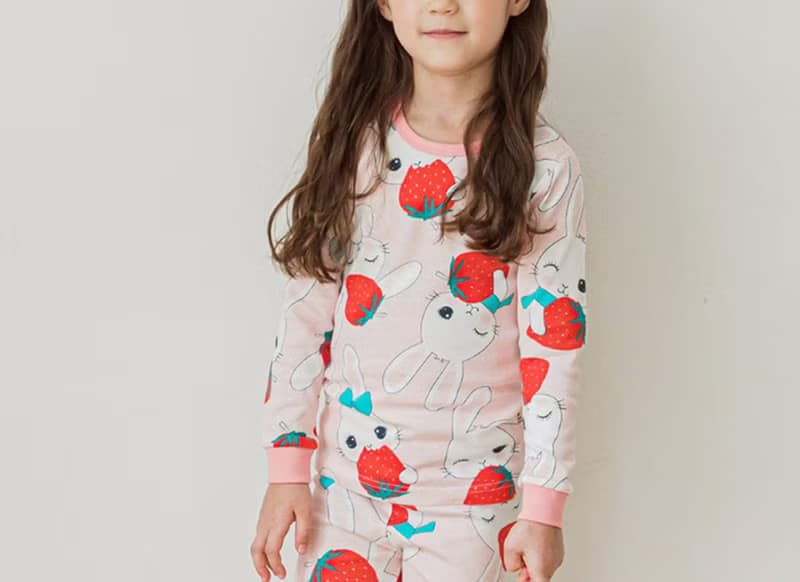 兔兔的草莓時光-舒棉雲柔衣長袖韓國童裝-K19030