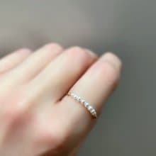 小さな淡水パールのワイヤーリング