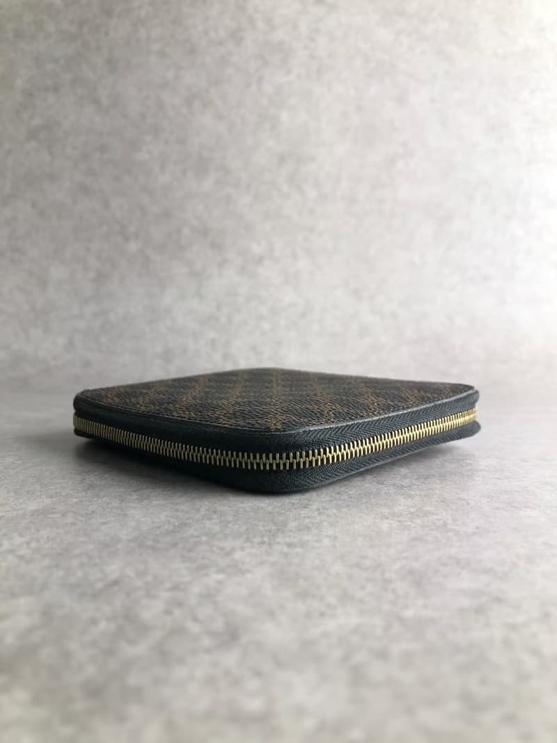 【 日本直送　名牌中古包 】CELINE セリーヌ マカダム 財布 ブラック PVC レザー ラウンドファスナー vintage ヴィンテージ p26tze