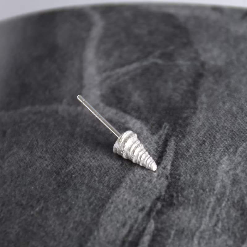 獨角獸的角 原創設計925銀幸運角螺旋紋理純銀耳釘 一對