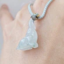 【親翠】天然翡翠 冰飄花 || 俏皮可愛回頭兔 || 項鍊  生肖兔