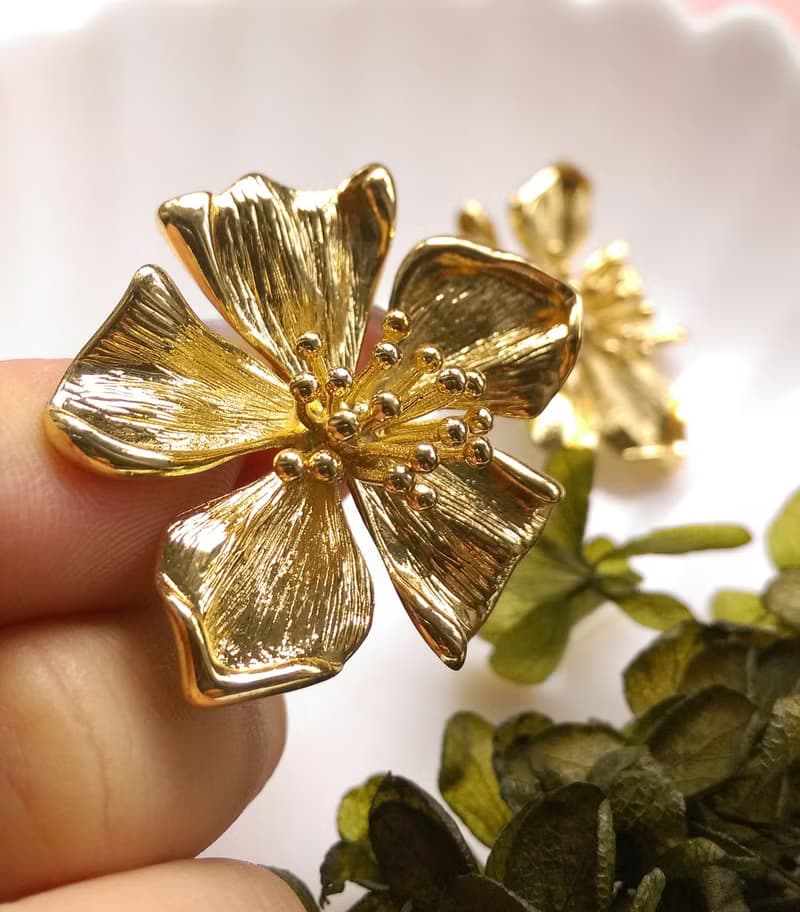 Vintage Jewelry 西洋古董飾品 BAUBLEBAR 立體花卉 針式耳環
