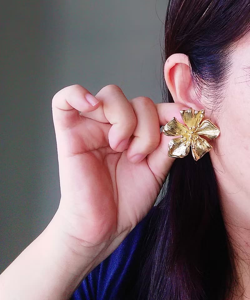 Vintage Jewelry 西洋古董飾品 BAUBLEBAR 立體花卉 針式耳環