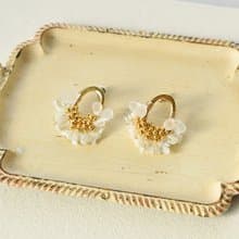 イヤリング/Oval tassel pierced earring /Small White
