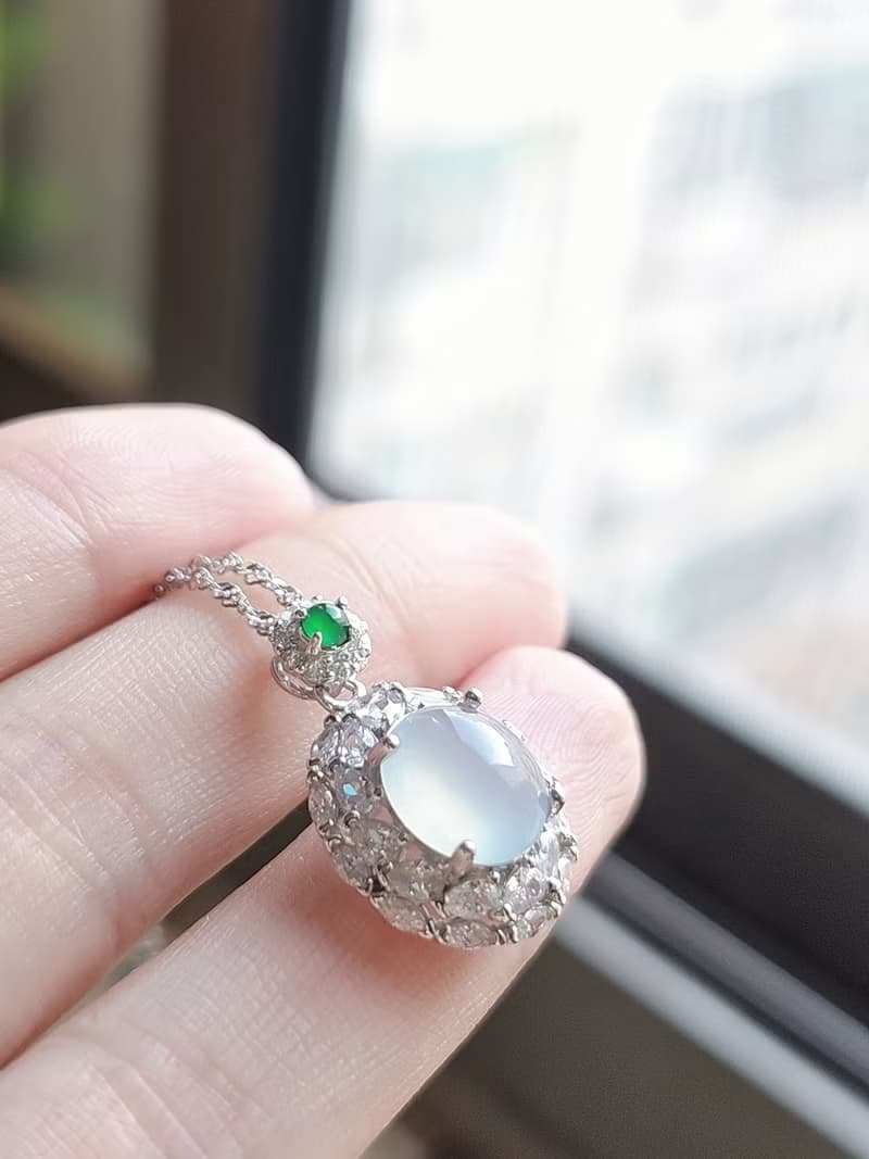 招財|雪精靈|A貨翡高冰晴放光大蛋面9.7mm純銀鍍18k豪鑲吊墜