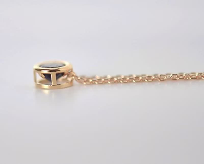 [9月誕生石]アイオライトのベゼルネックレス