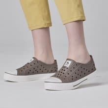 moz瑞典 駝鹿 雙色洞洞餅乾水鞋 (奶蓋巧克力) 舒適厚底-附鞋扣