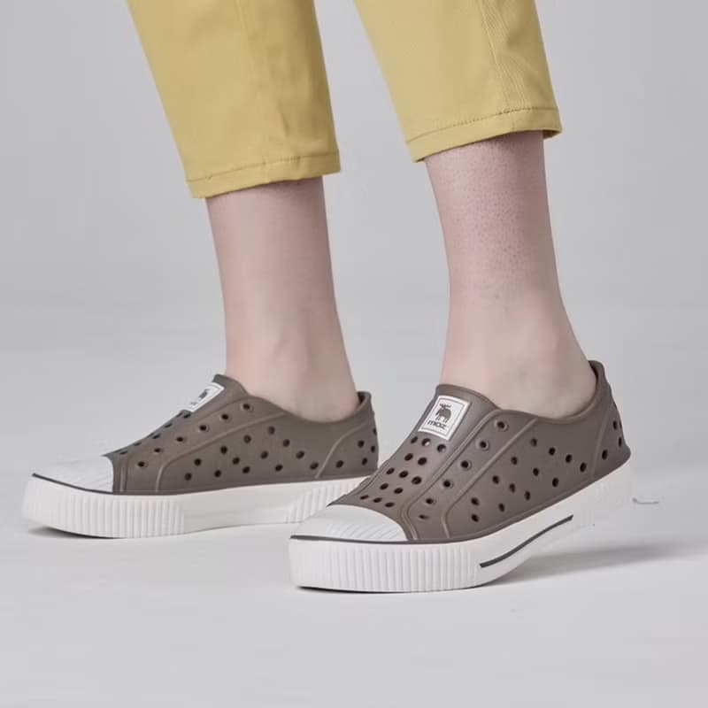 moz瑞典 駝鹿 雙色洞洞餅乾水鞋 (奶蓋巧克力) 舒適厚底-附鞋扣