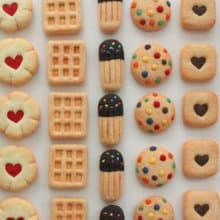 羊毛氈手作 草莓巧克力夾心餅乾 胸針/別針/磁鐵/冰箱貼/髮夾髮飾