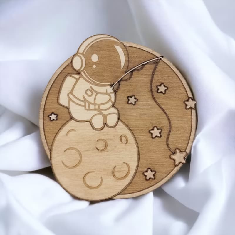 Cute Astronauts Wooden Coaster Set – Playful Astronaut Themed Wooden Coasters
