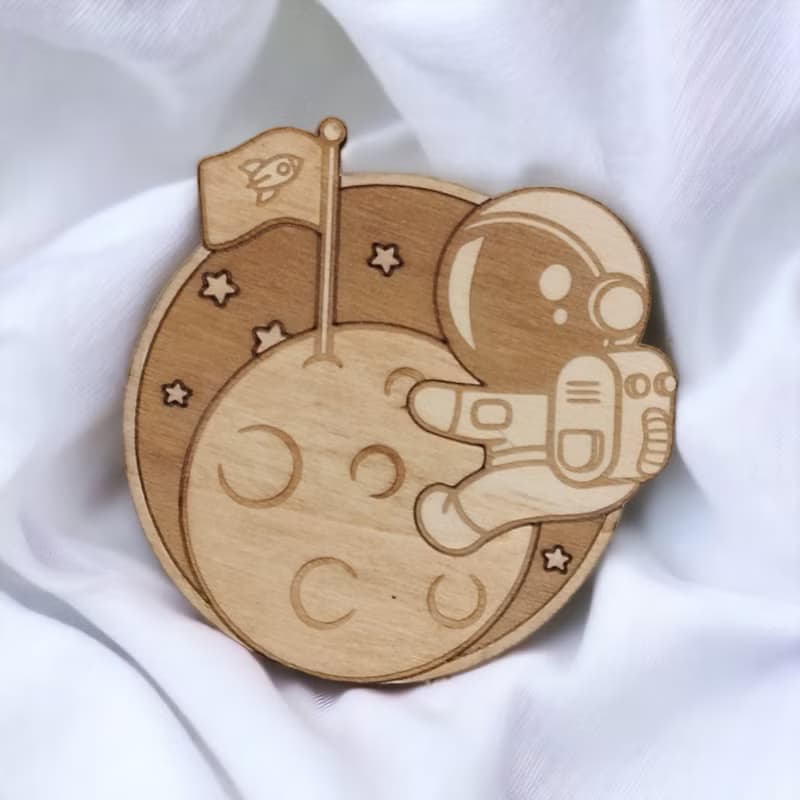 Cute Astronauts Wooden Coaster Set – Playful Astronaut Themed Wooden Coasters