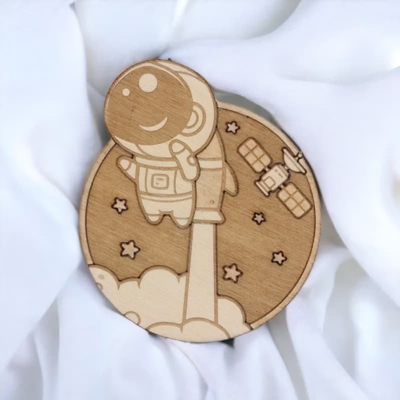 Cute Astronauts Wooden Coaster Set – Playful Astronaut Themed Wooden Coasters