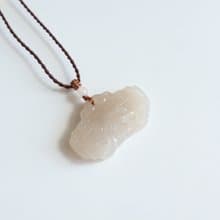 天然吉祥如意瑞獸和田玉項鏈吊墜如意獸頭冰底藕粉料闢邪保平安