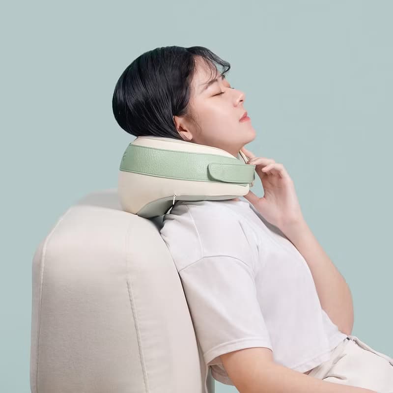 【可以按摩的頸枕】溫揉頸 肩頸U型按摩枕 旅行必備好物