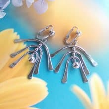 Vintage Jewelry 西洋古董飾品 AVON 銀色調 都會感 夾式耳環