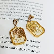 vintage jewelry  1971 JANMAX 藝術風格 金色白底 春神夾式耳環