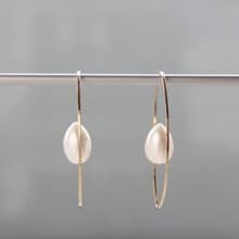 14kgf- floating drop pearl pierced earrings
