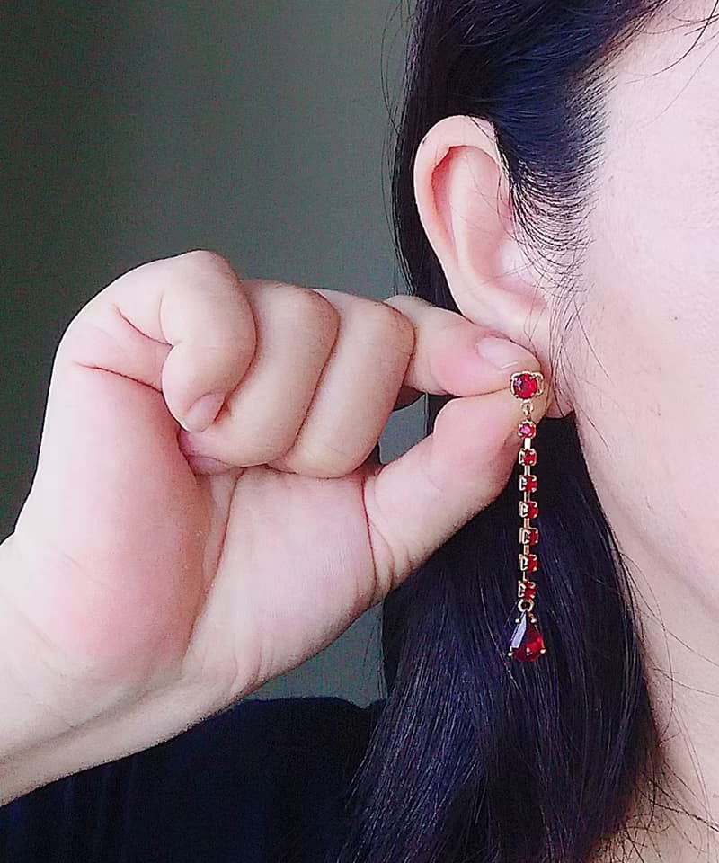 Vintage Jewelry 西洋古董飾品 AVON 垂墜 優雅紅鑽  針式耳環