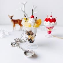 チョコバナナパフェのバッグチャーム　 フェイクスイーツ