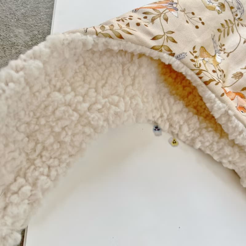 奶茶杏法國狐狸花卉 手工寶寶保暖羊羔絨飛行帽 遮耳帽 嬰兒帽