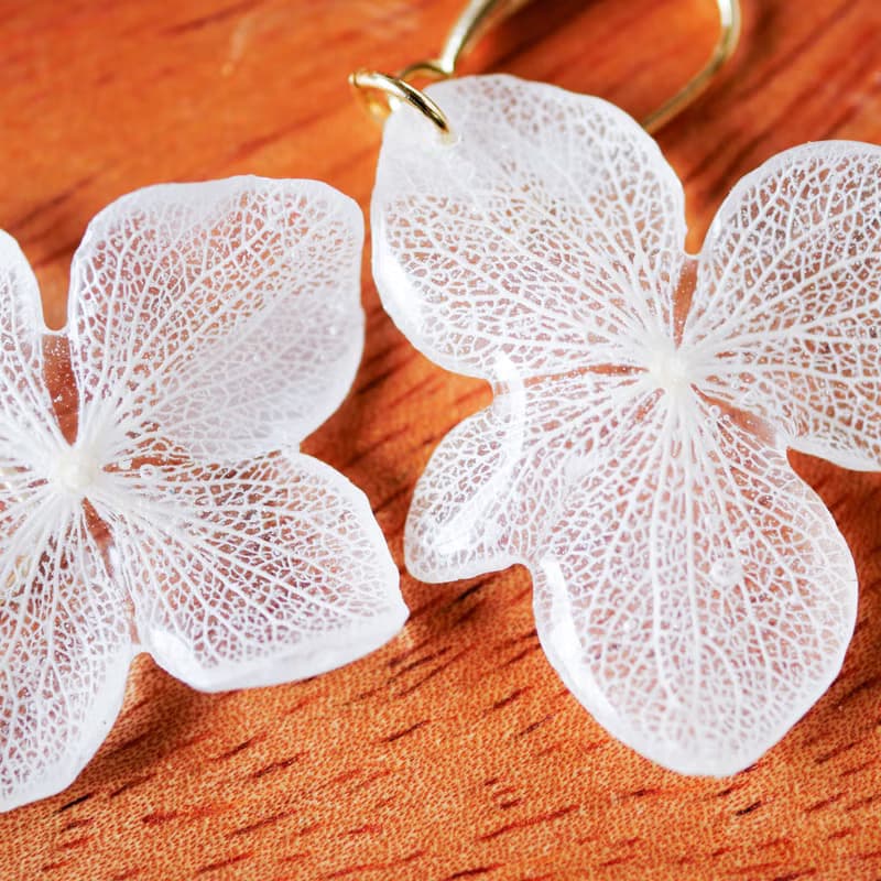 本物の紫陽花/白/揺れるアジサイピアス