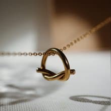 【禮物】Eternity Knot Necklace 金色永恆結簡約風格項鍊