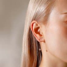 sway-cube pierced earring PG　ニッケルフリーピアス　キューブが揺れるおしゃれなシンプルデザイン ピンクゴールド