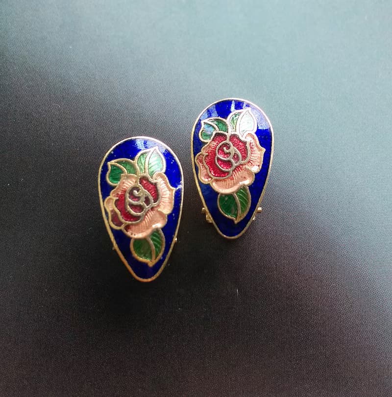 Vintage Jewelry 西洋古董飾品 小巧 景泰藍 紅玫瑰 針式耳環